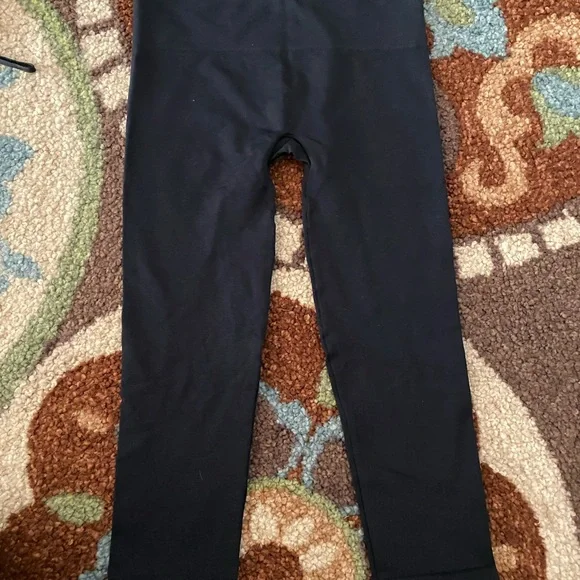 Soma Capri Pants Very Stretchy Size M - Picture 2 of 5